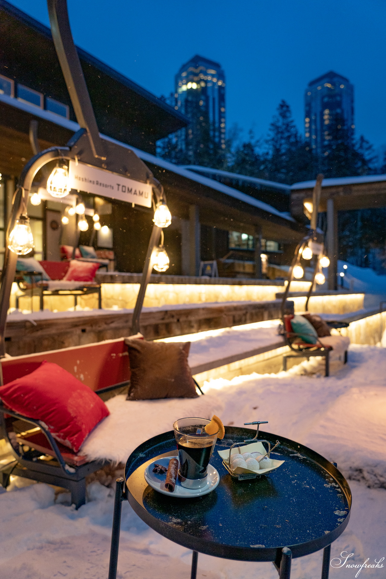 星野リゾート　トマム｜滑走後、時には夕方までまったりと。。。ちょっと贅沢な時間を過ごしてみてはいかがでしょう？新イベント『つきのdeアプレスキー』開催中！
